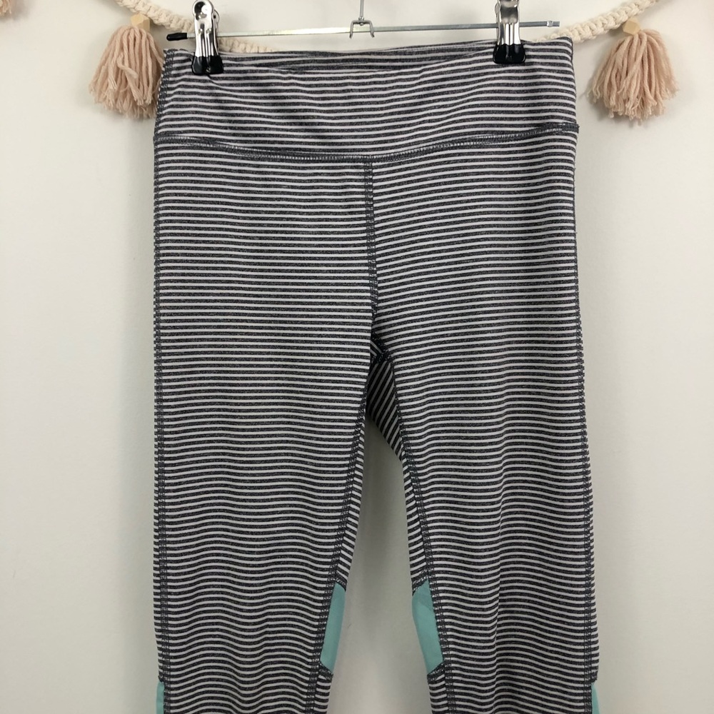 90 Degree Reflex Mesh Striped Workout leggings - Picture 3 of 8